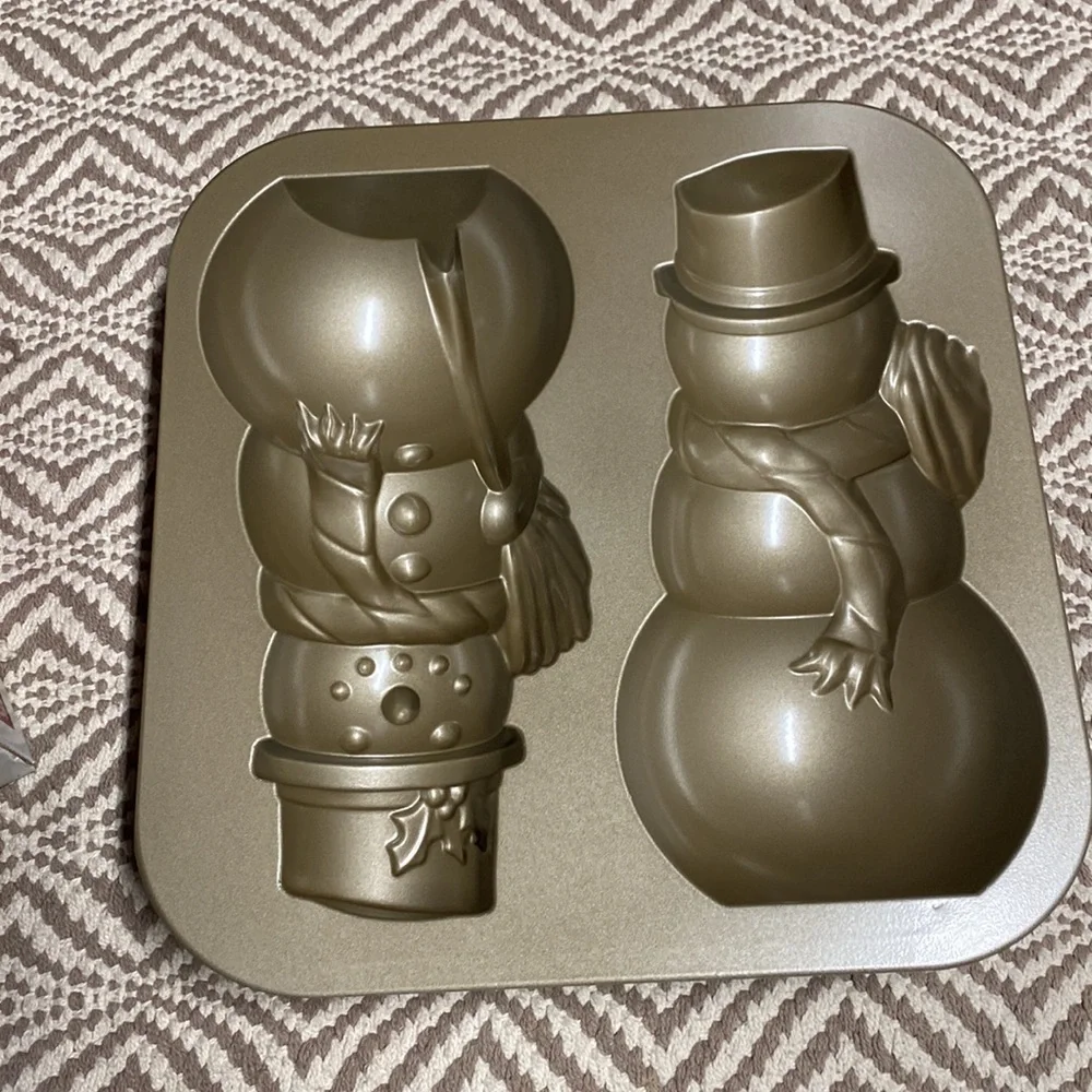Snowman 3D cake pan Williams-Sonoma